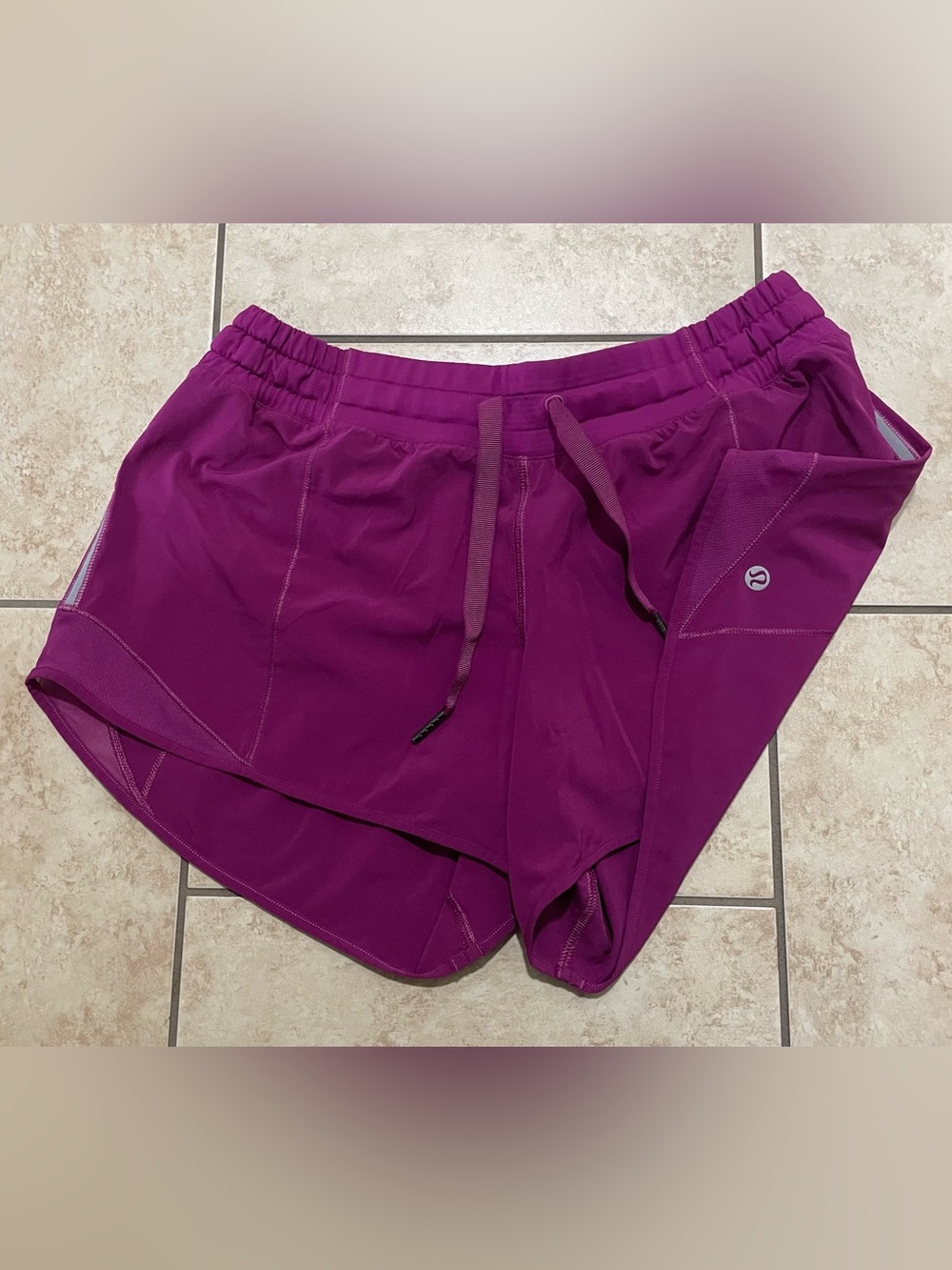 Lululemon Hotty Hot Short Size 6